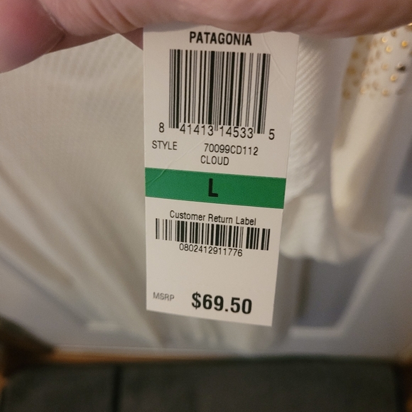 Thalia L 2pc Long sleeved sweater w/ sequined tank Ivory color - Picture 4 of 12